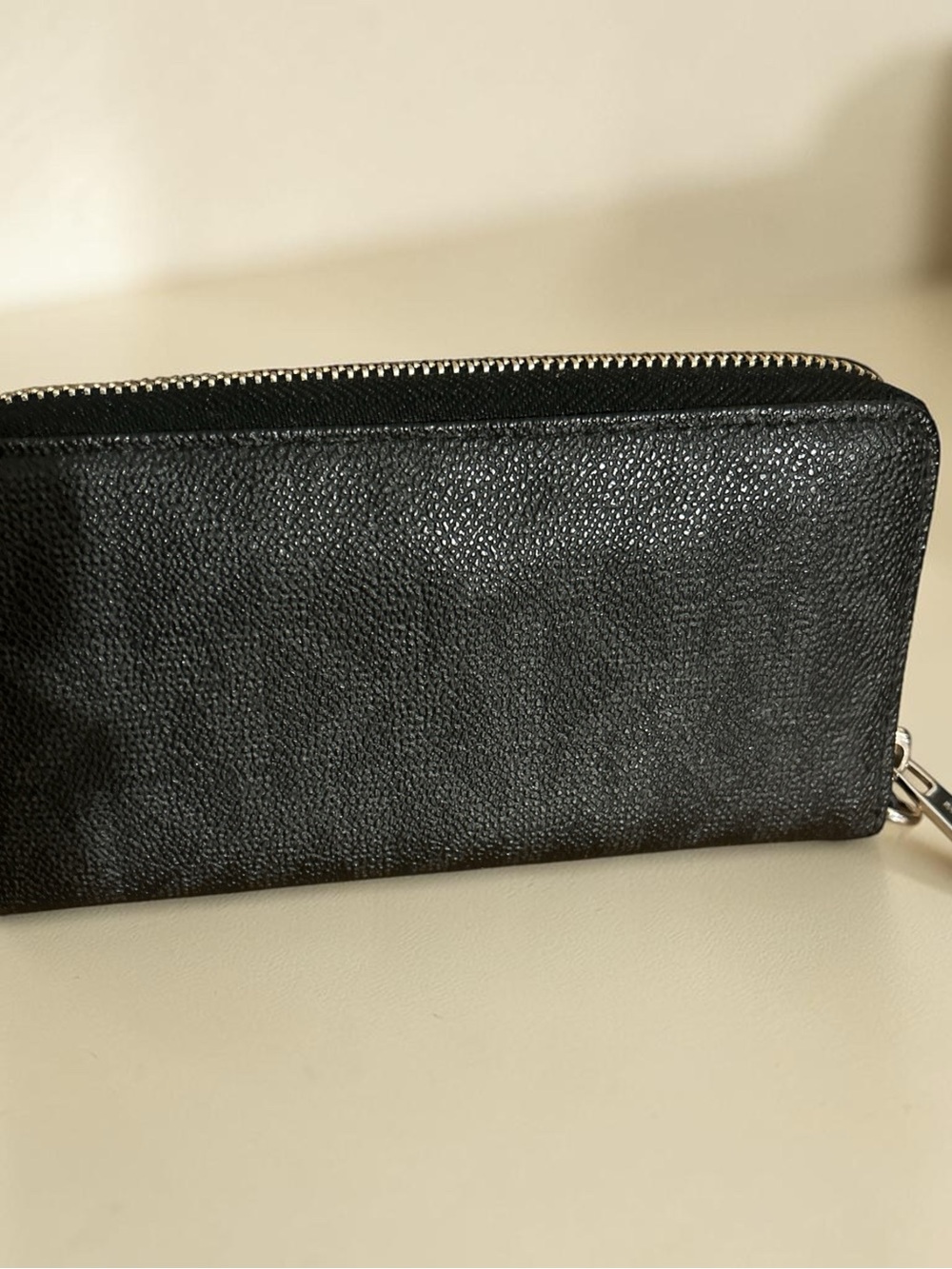 Michael Kors Black Pebbled Leather Zip-Around Wallet with Logo Plaque - Picture 2 of 8